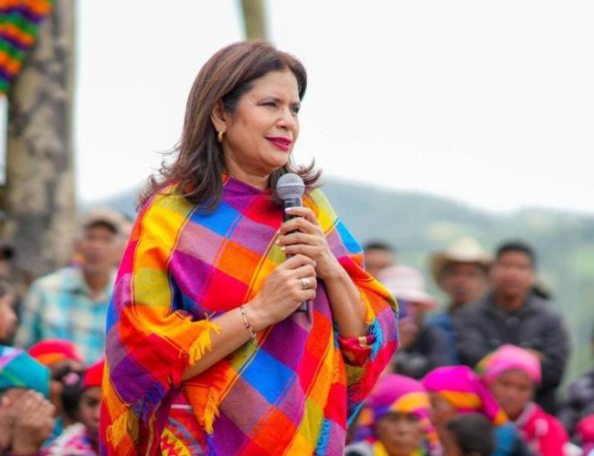 Rixi Moncada proposes eliminating the credit bureau and sparks debate on institutional control